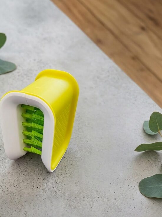 SZCZOTKA W KSZTAŁCIE LITER ,,U''